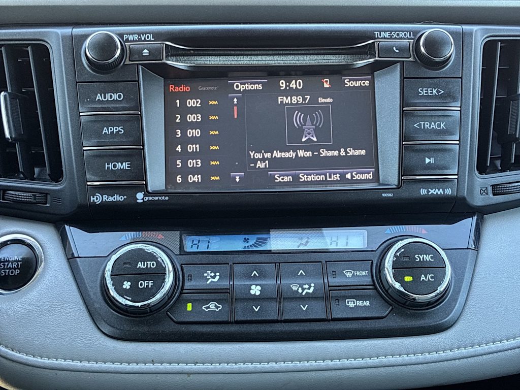 Thumbnail: 2018 Toyota RAV4 - 11