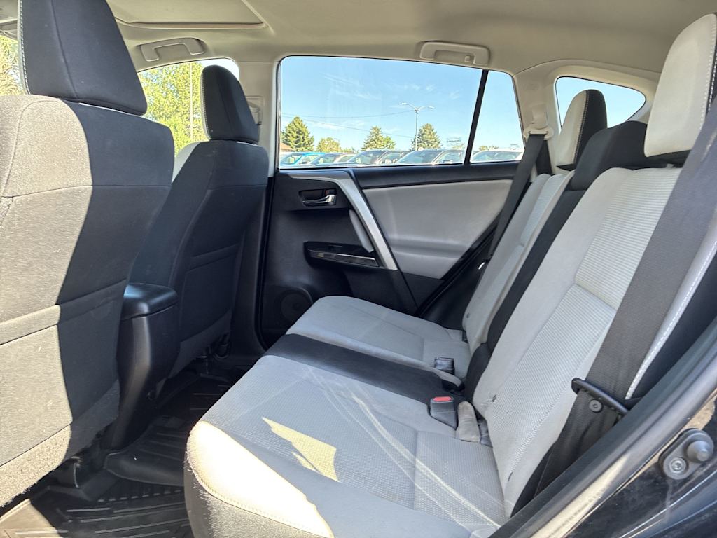 Thumbnail: 2018 Toyota RAV4 - 23