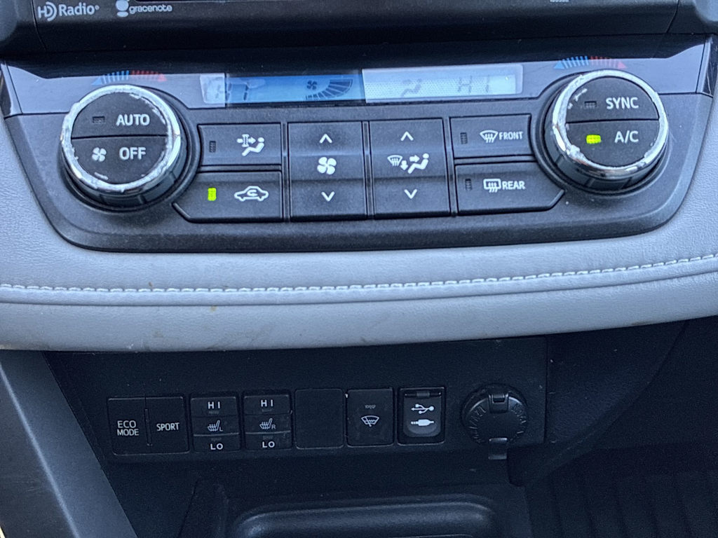 Thumbnail: 2018 Toyota RAV4 - 21