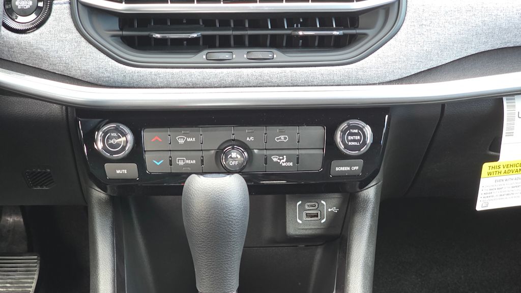 2025 Jeep Compass Sport 23