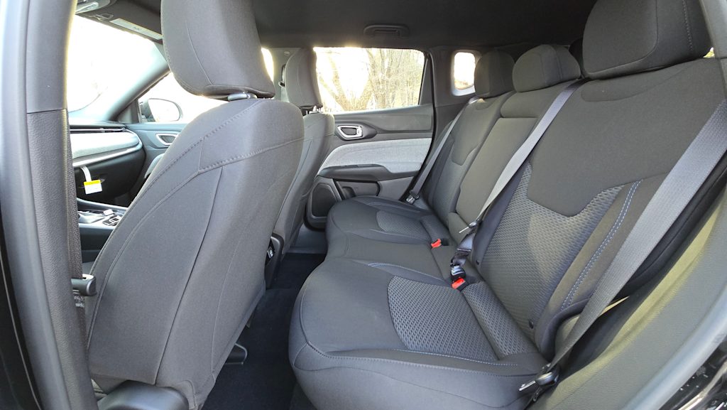 2025 Jeep Compass Sport 8