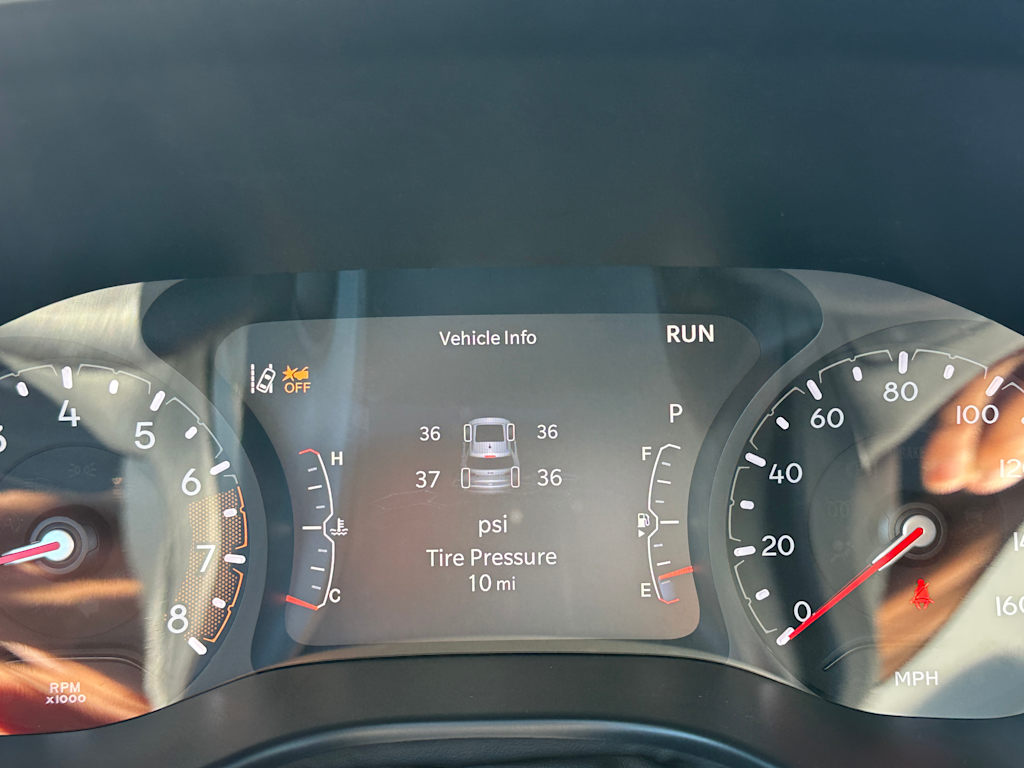 2025 Jeep Compass Sport 11