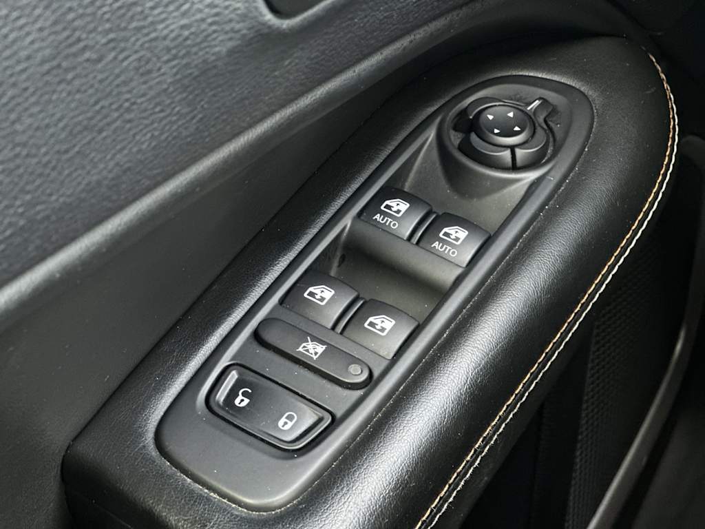 Thumbnail: 2018 Jeep Compass - 20