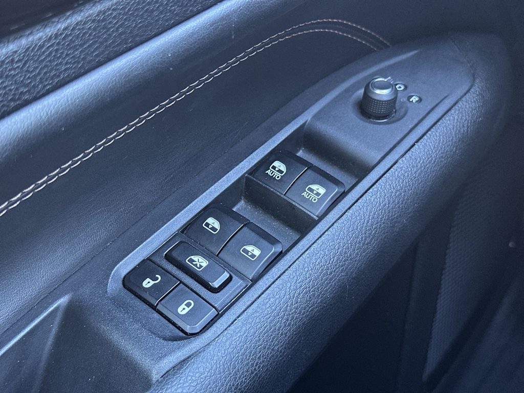 Thumbnail: 2023 Jeep Compass - 20