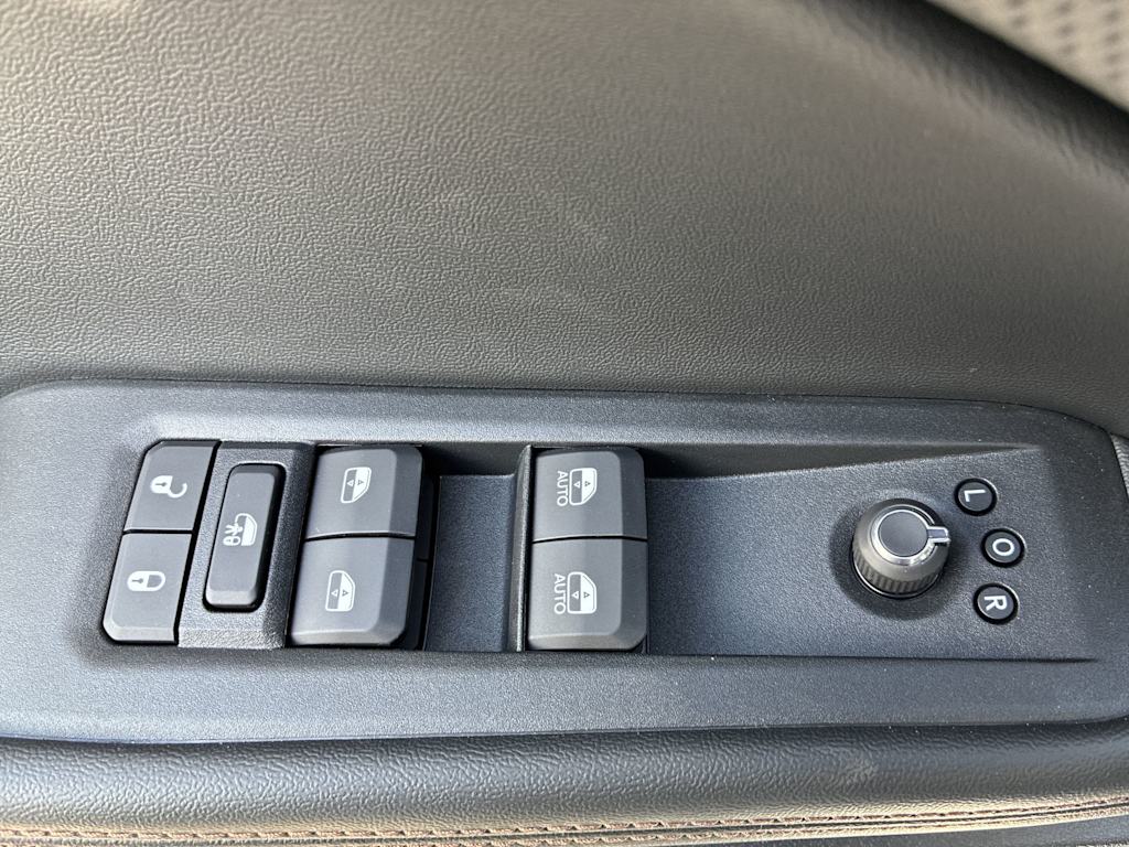 Thumbnail: 2026 Jeep Cherokee - 21