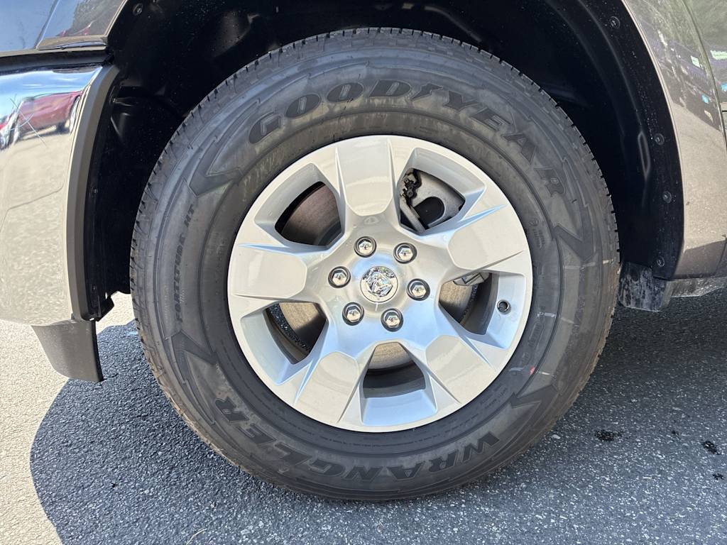 Thumbnail: 2026 RAM 1500 - 7