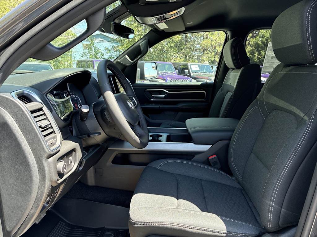 Thumbnail: 2026 RAM 1500 - 9