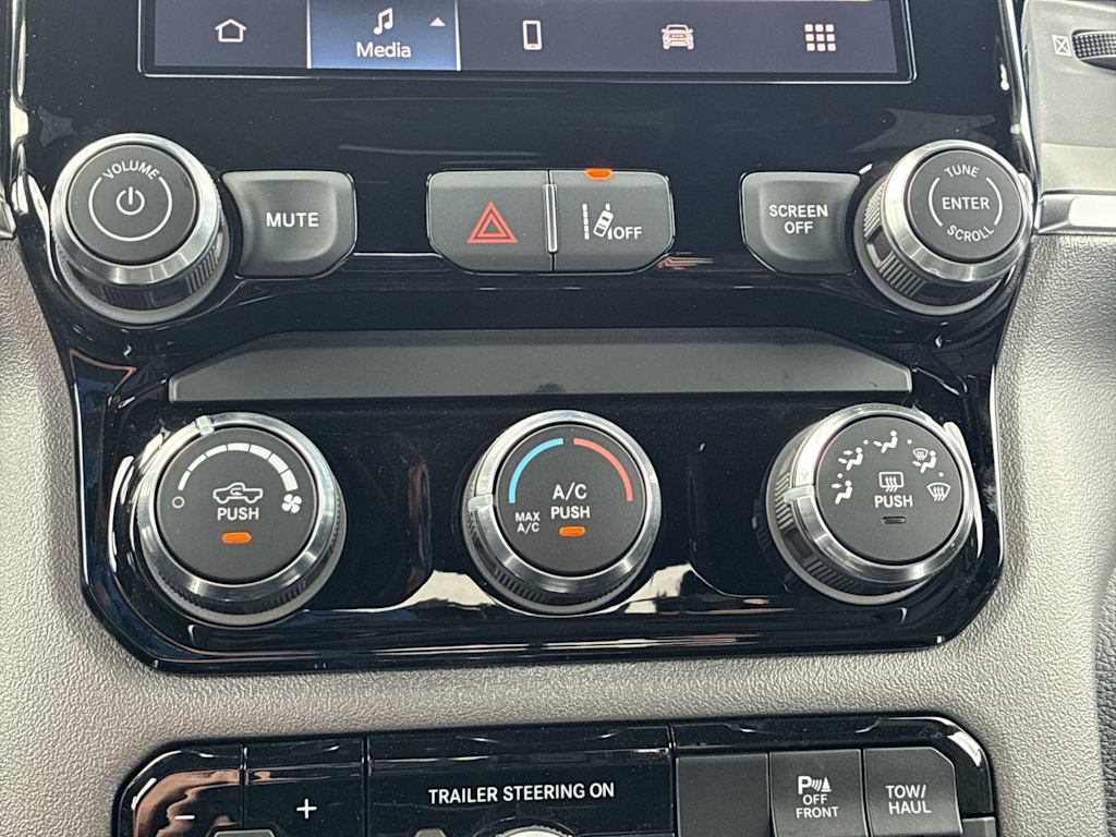 Thumbnail: 2026 RAM 1500 - 19