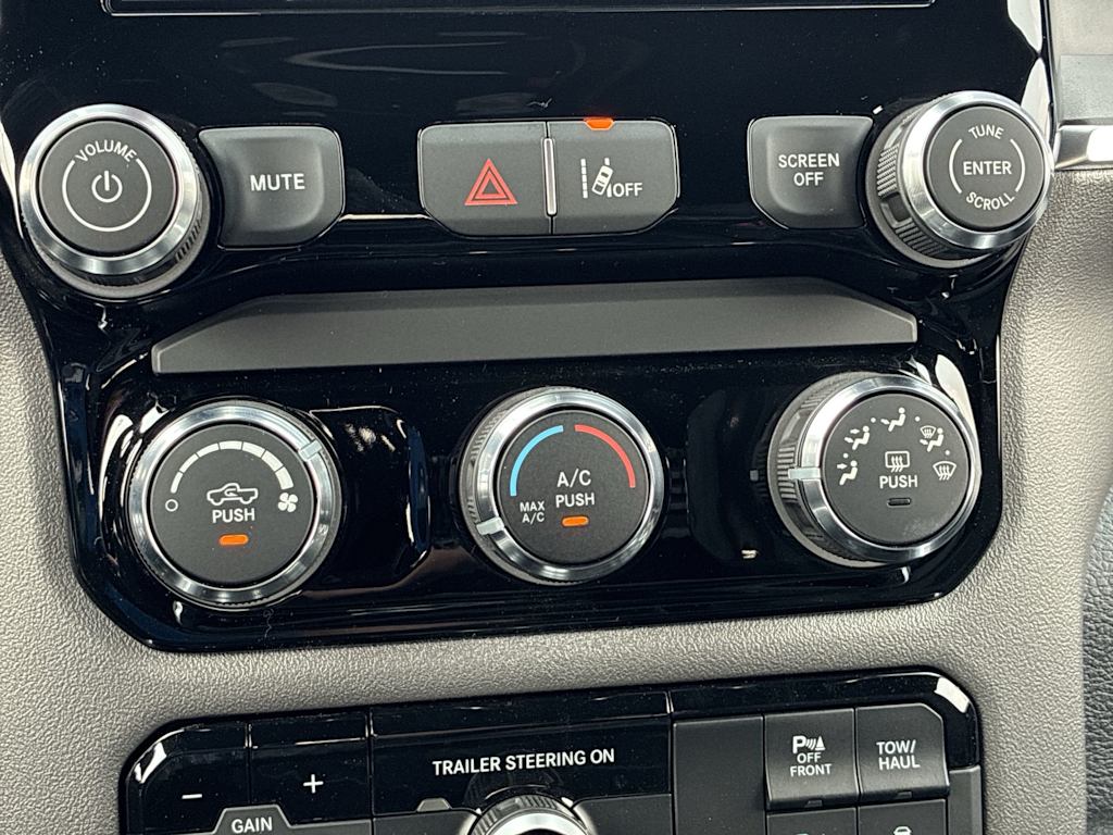 Thumbnail: 2026 RAM 1500 - 18
