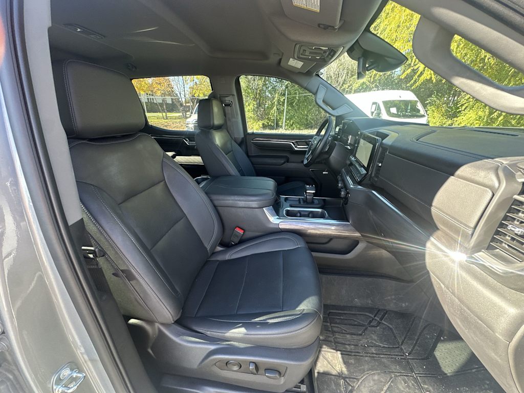 Thumbnail: 2023 Chevrolet Silverado 1500 - 8