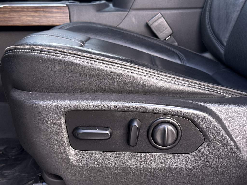 Thumbnail: 2021 Chevrolet Silverado 1500 - 18