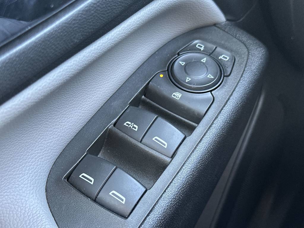 Thumbnail: 2023 Chevrolet Equinox - 20