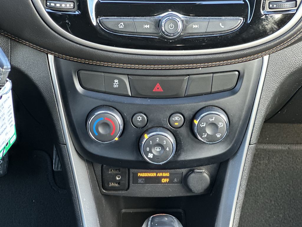 Thumbnail: 2019 Chevrolet Trax - 21