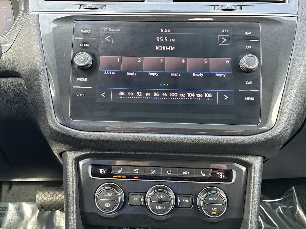 Thumbnail: 2019 Volkswagen Tiguan - 18