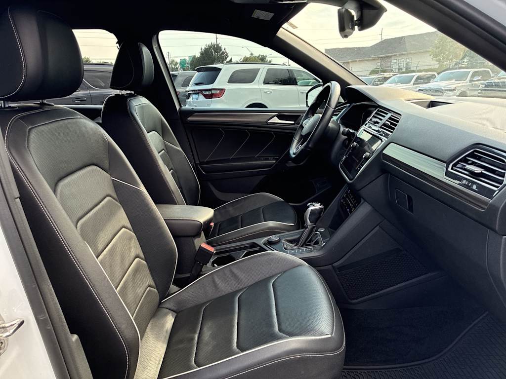 Thumbnail: 2022 Volkswagen Tiguan - 9