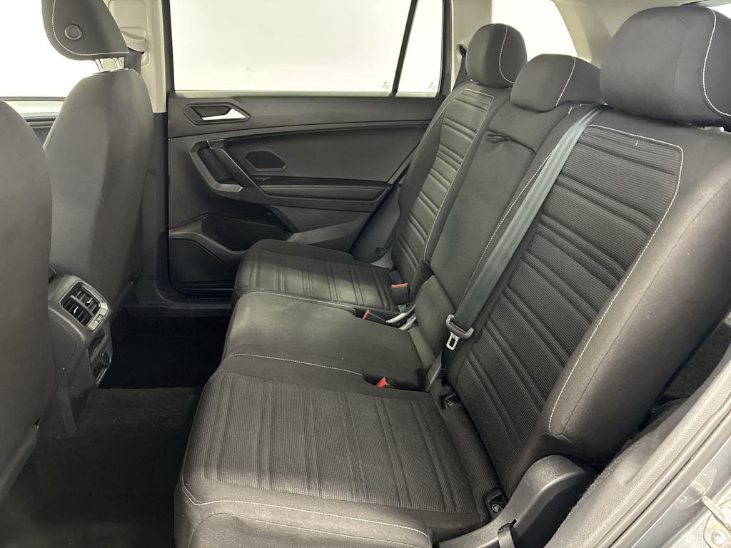 Thumbnail: 2023 Volkswagen Tiguan - 12