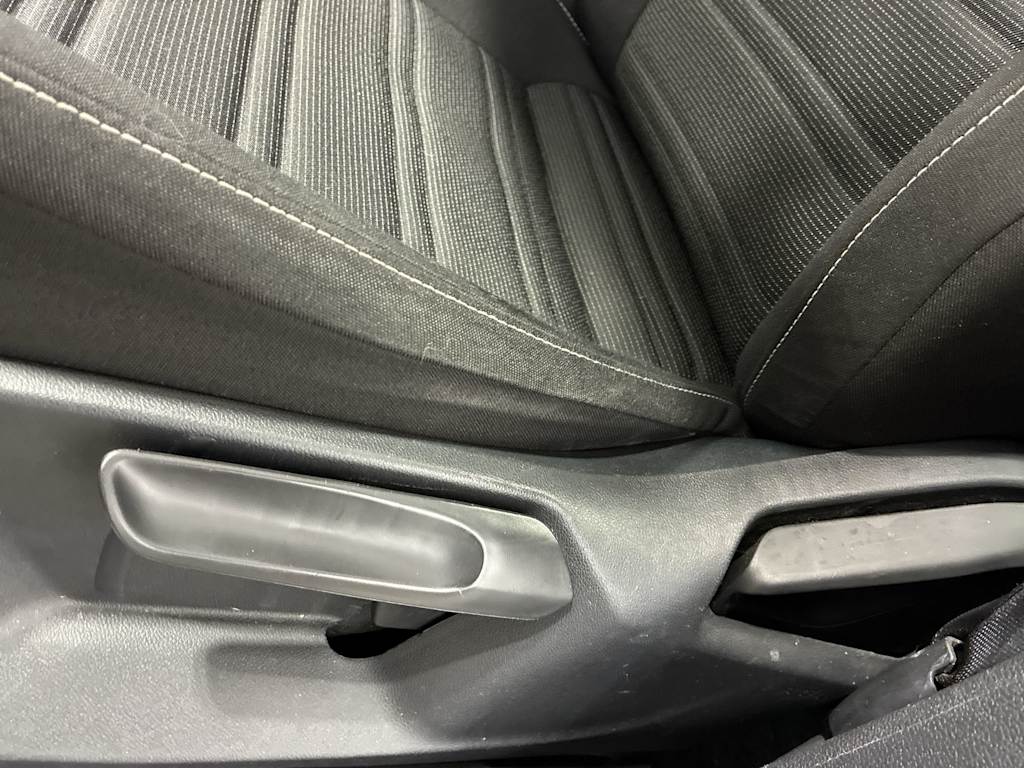 Thumbnail: 2023 Volkswagen Tiguan - 20