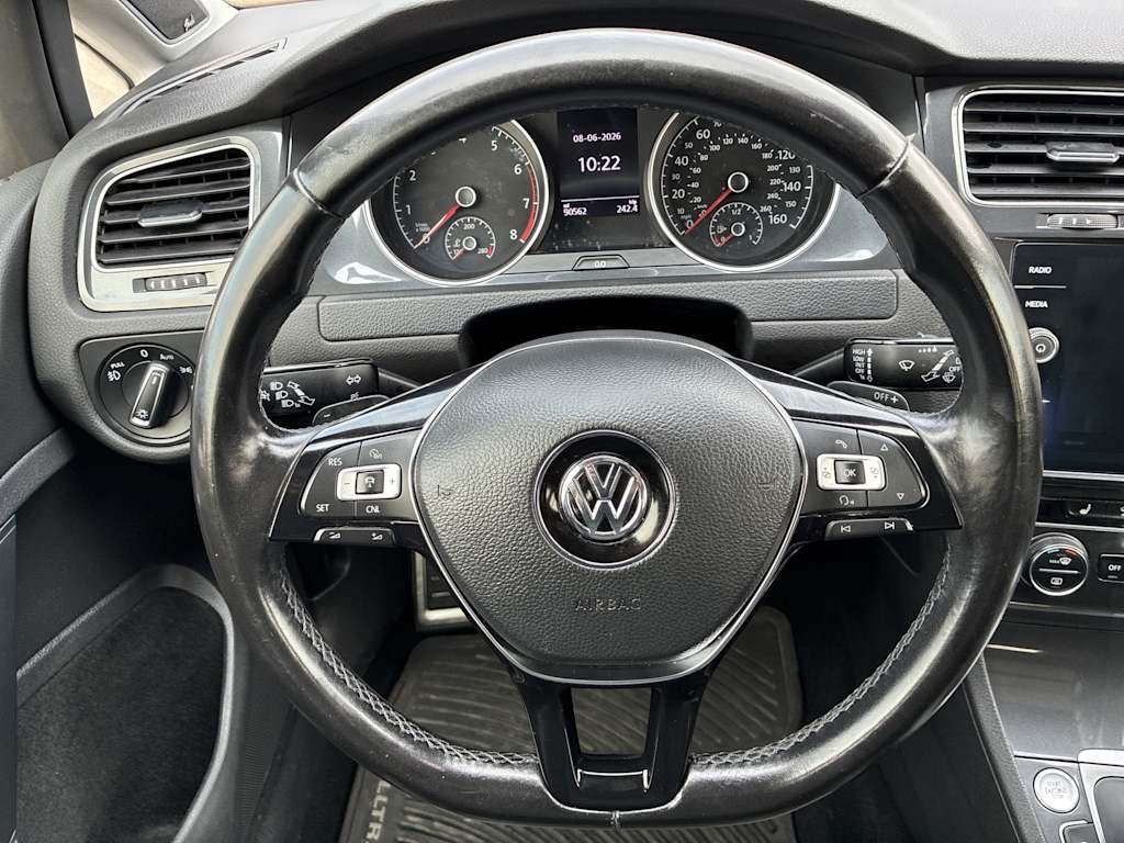 Thumbnail: 2018 Volkswagen Golf - 2