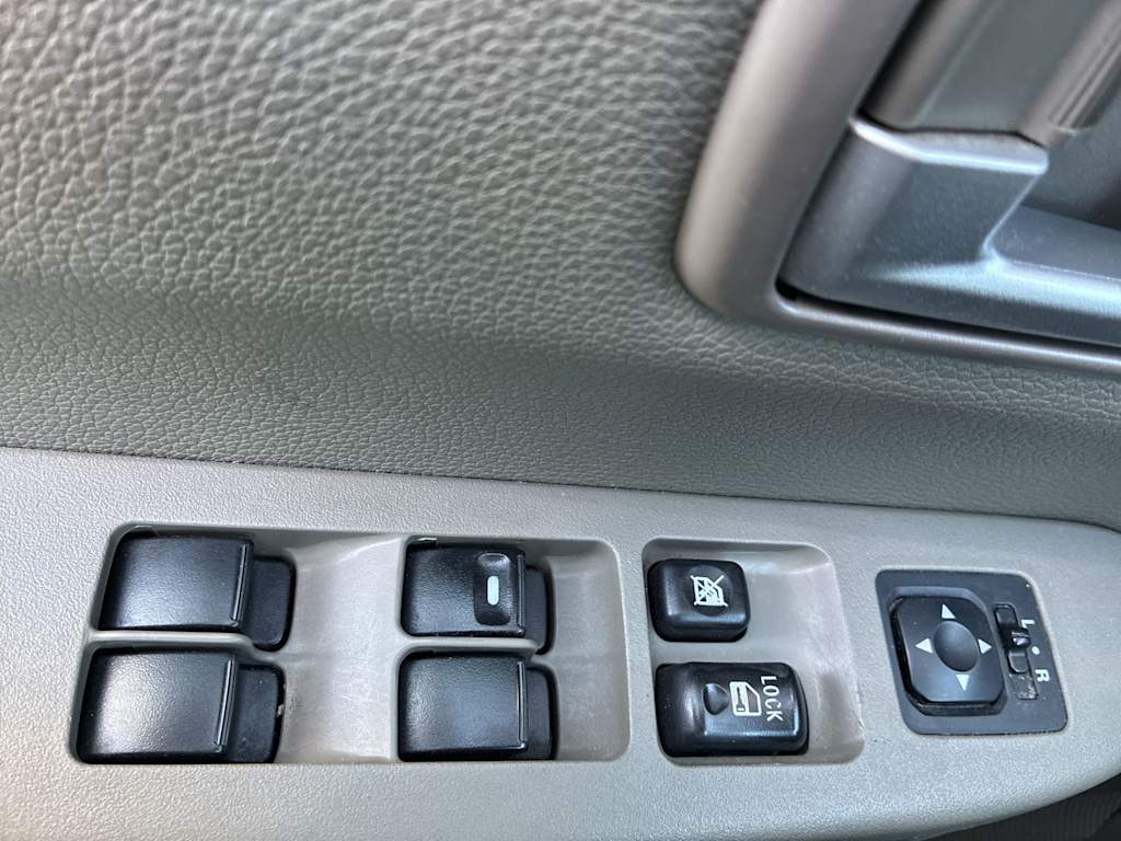 Thumbnail: 2007 Mitsubishi Endeavor - 20
