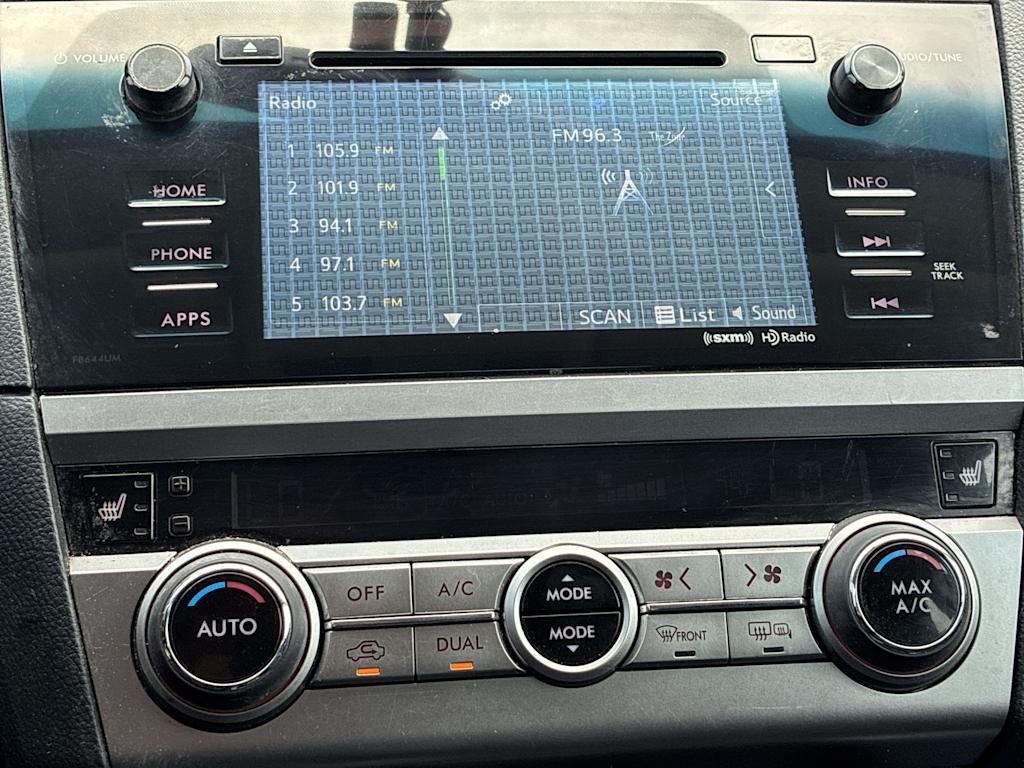 Thumbnail: 2015 Subaru Legacy - 11