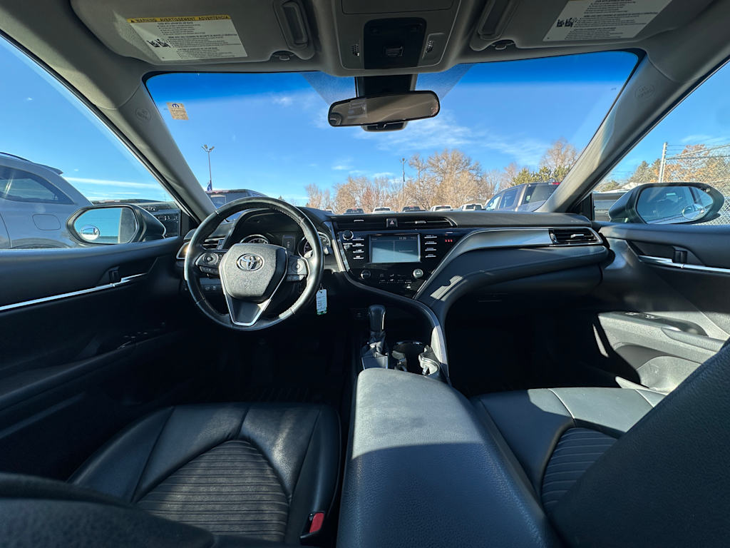 2019 Toyota Camry SE 2