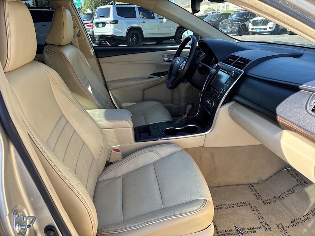 Thumbnail: 2016 Toyota Camry - 10