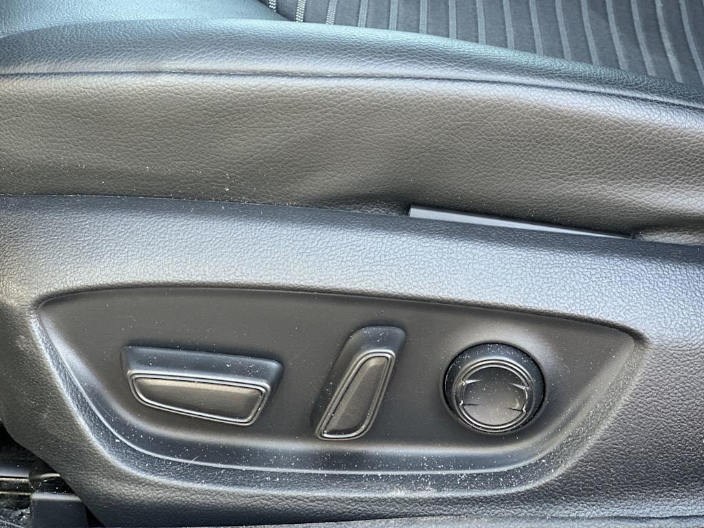 Thumbnail: 2023 Toyota Camry - 19