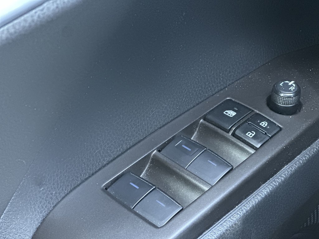 Thumbnail: 2023 Toyota Camry - 20