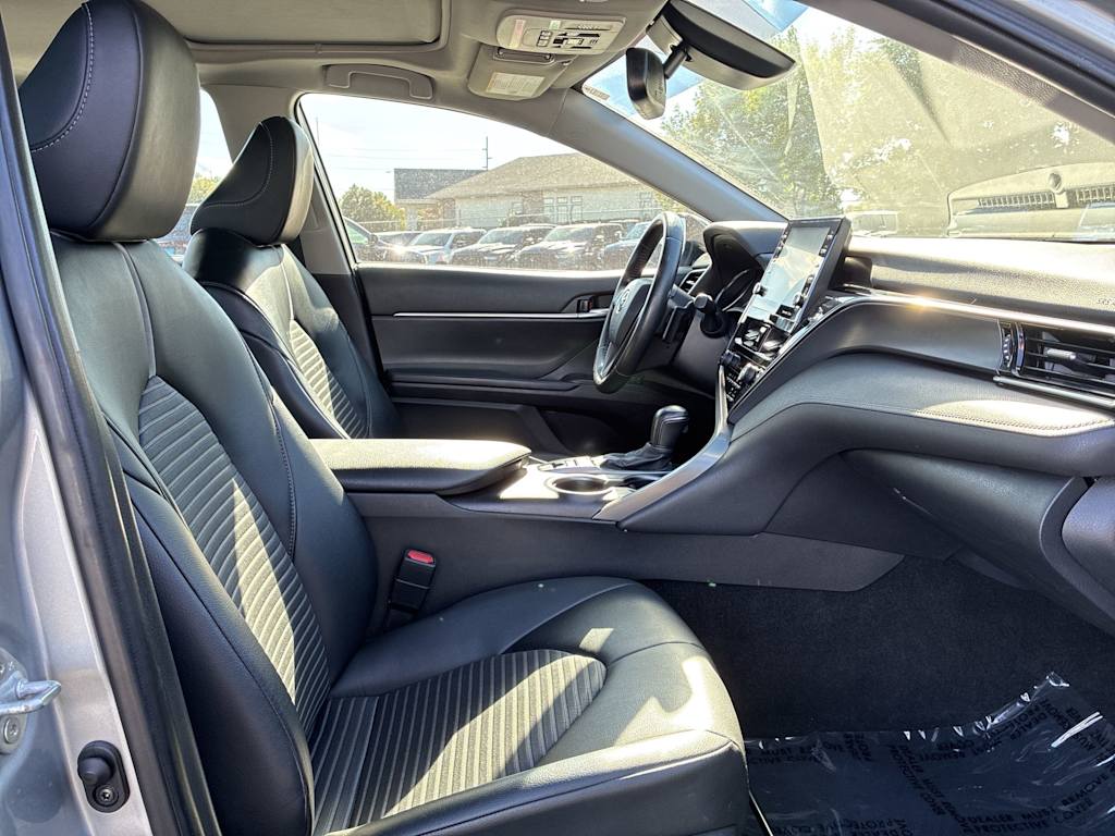 Thumbnail: 2021 Toyota Camry - 10