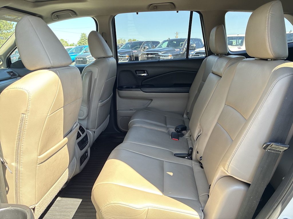Thumbnail: 2019 Honda Pilot - 9