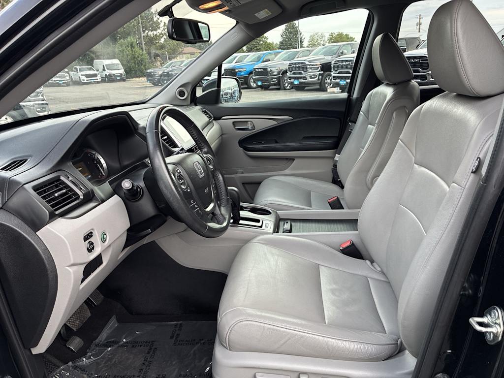 Thumbnail: 2017 Honda Pilot - 7