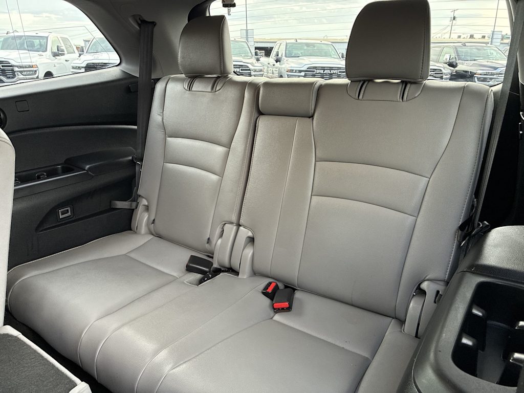 Thumbnail: 2017 Honda Pilot - 26
