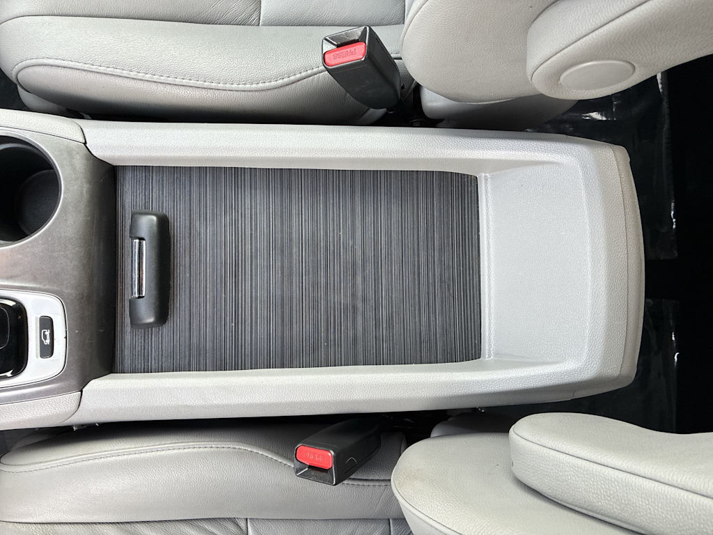 Thumbnail: 2017 Honda Pilot - 13
