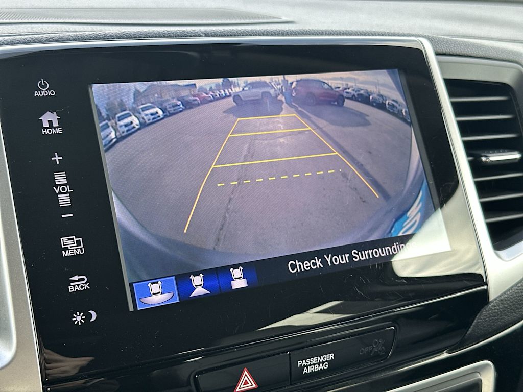 Thumbnail: 2017 Honda Pilot - 23