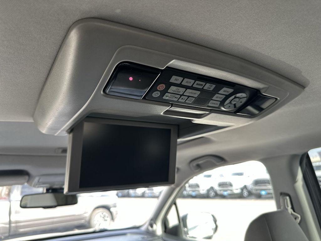 Thumbnail: 2017 Honda Pilot - 26