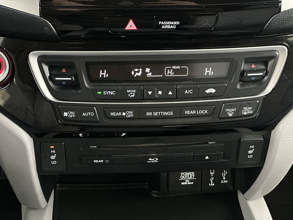 Thumbnail: 2017 Honda Pilot - 21