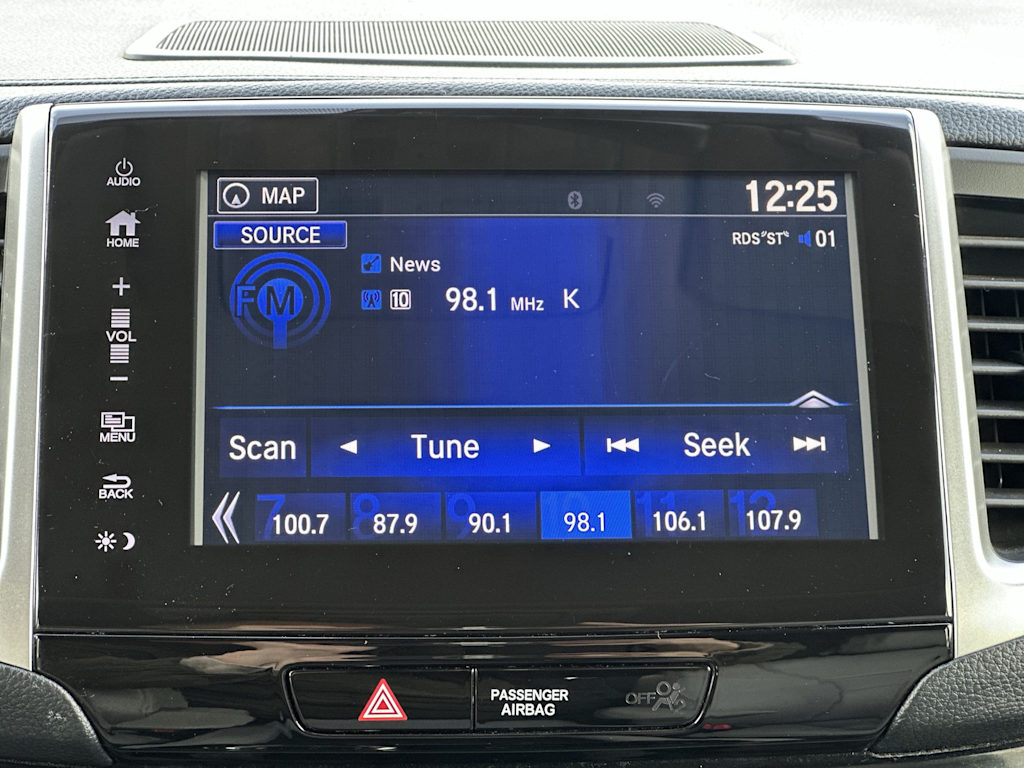 Thumbnail: 2017 Honda Pilot - 11