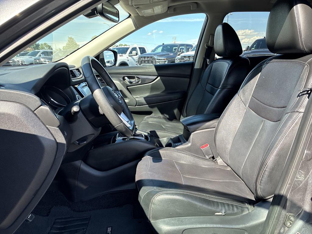Thumbnail: 2017 Nissan Rogue - 8