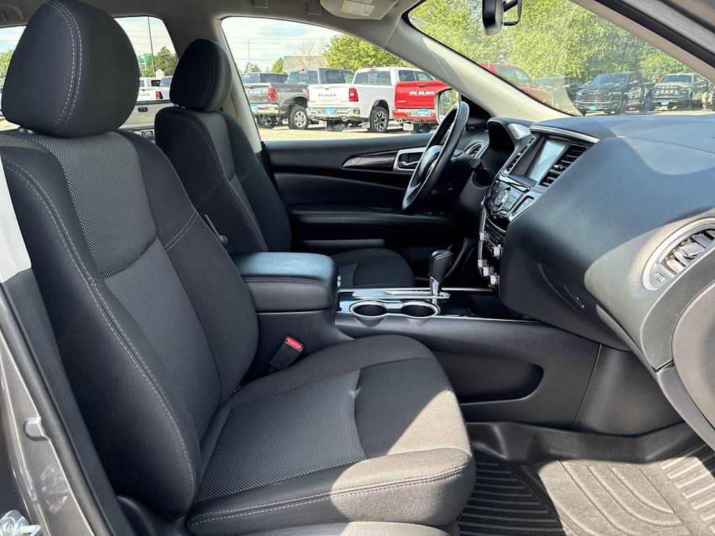 Thumbnail: 2019 Nissan Pathfinder - 25