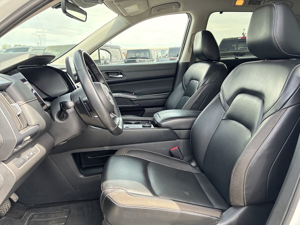 Thumbnail: 2023 Nissan Pathfinder - 8