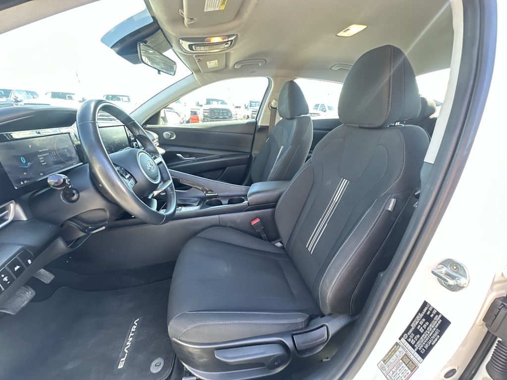 Thumbnail: 2022 Hyundai Elantra - 8