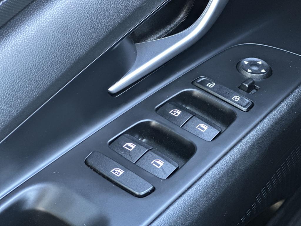 Thumbnail: 2022 Hyundai Elantra - 20