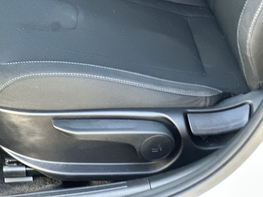 Thumbnail: 2022 Hyundai Elantra - 19