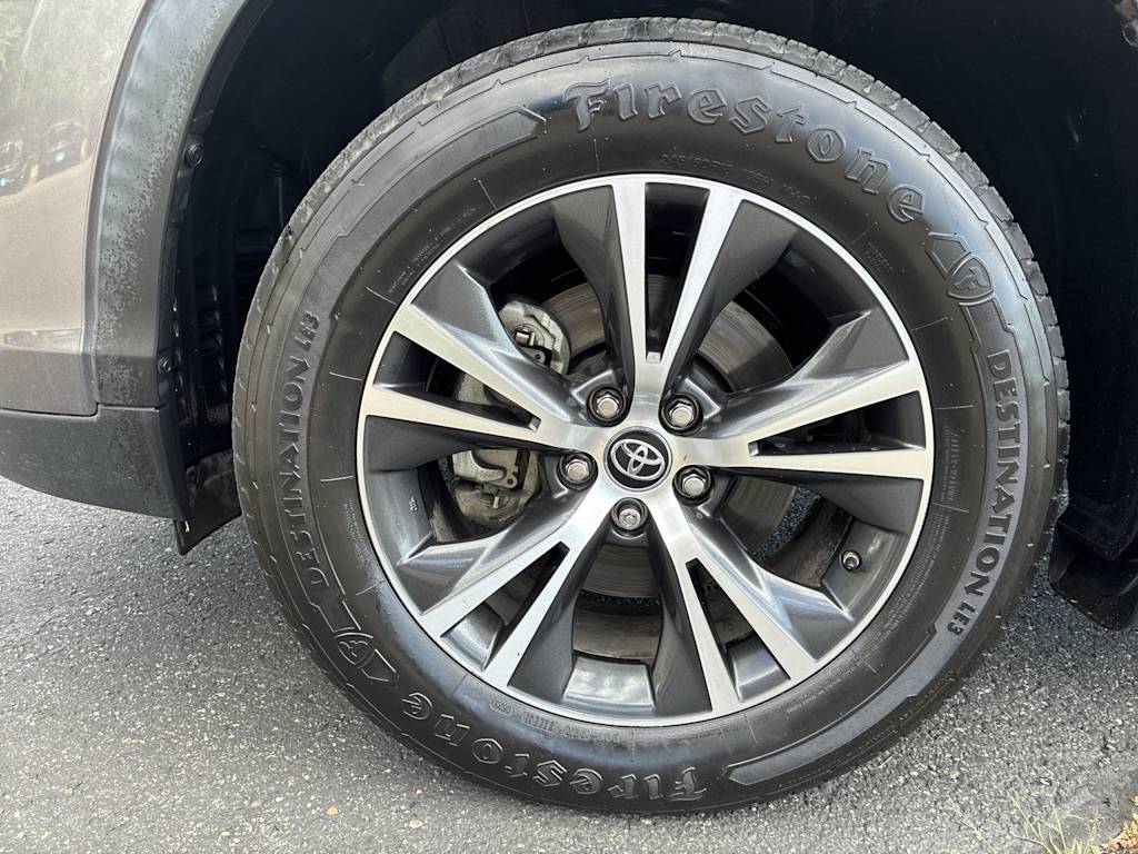 Thumbnail: 2019 Toyota Highlander - 7