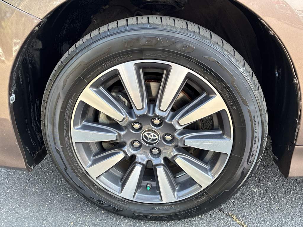 Thumbnail: 2020 Toyota Sienna - 7