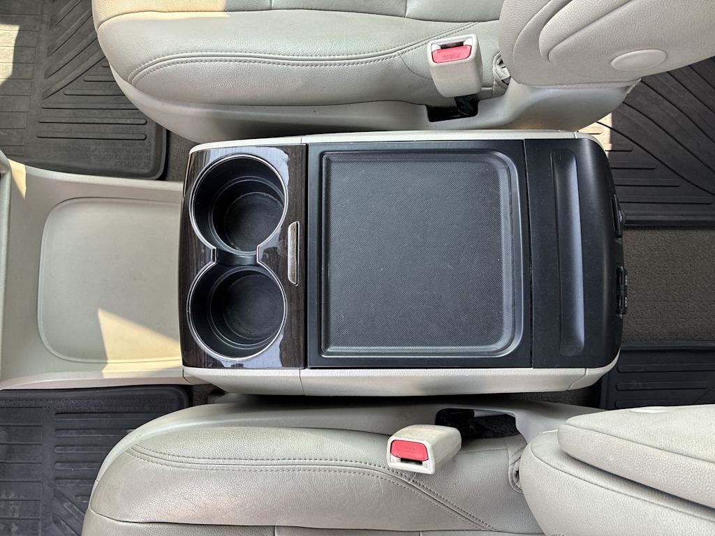 Thumbnail: 2020 Toyota Sienna - 24