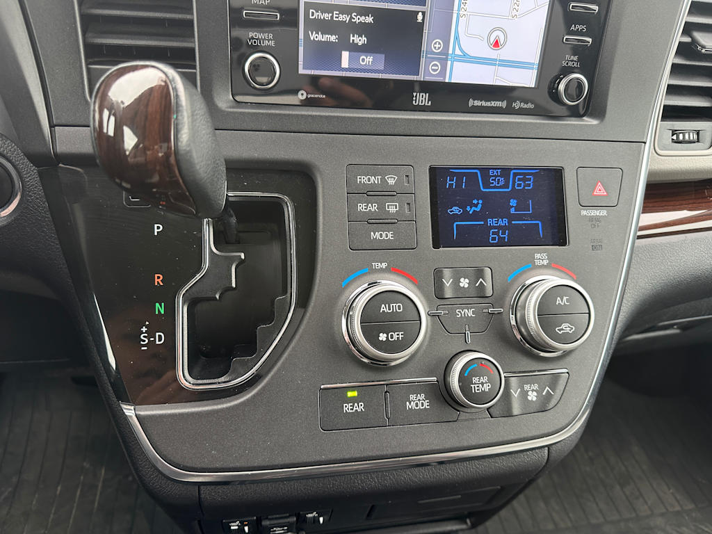 2019 Toyota Sienna Limited 16