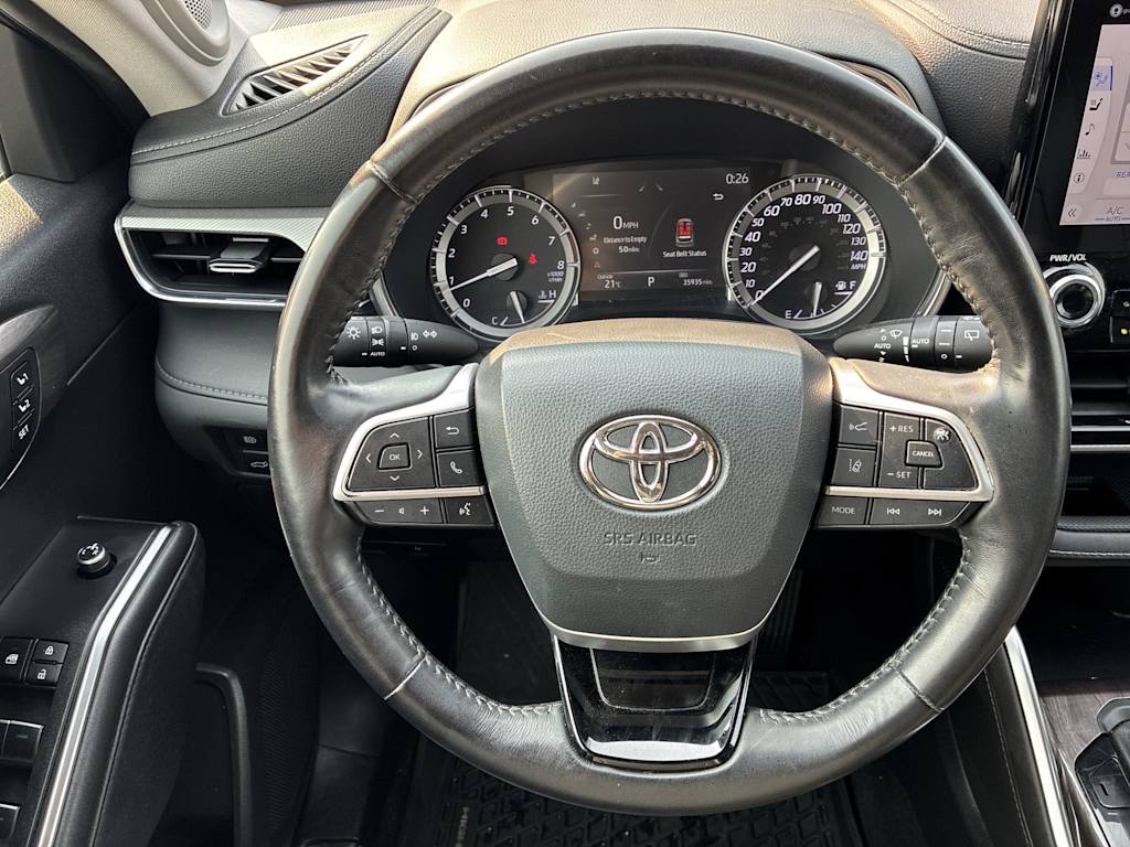Thumbnail: 2022 Toyota Highlander - 2