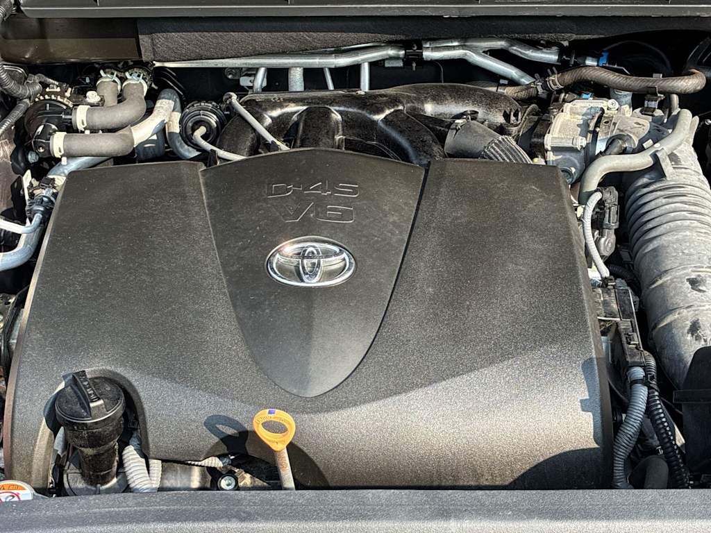 Thumbnail: 2022 Toyota Highlander - 8