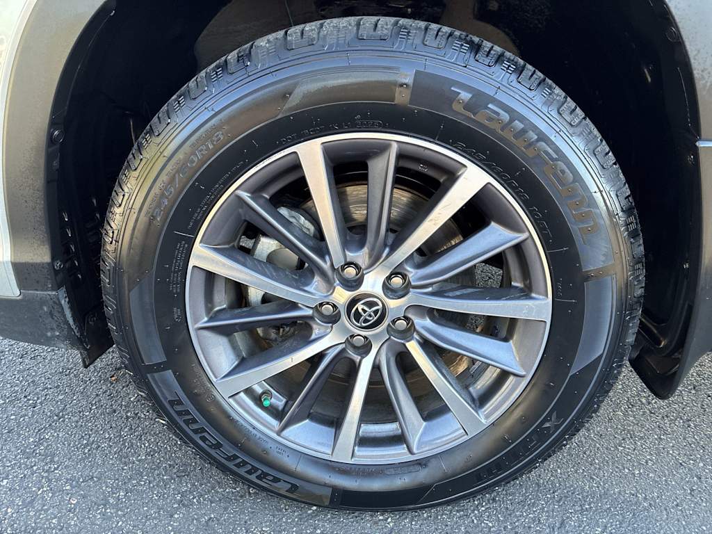 Thumbnail: 2019 Toyota Highlander - 7